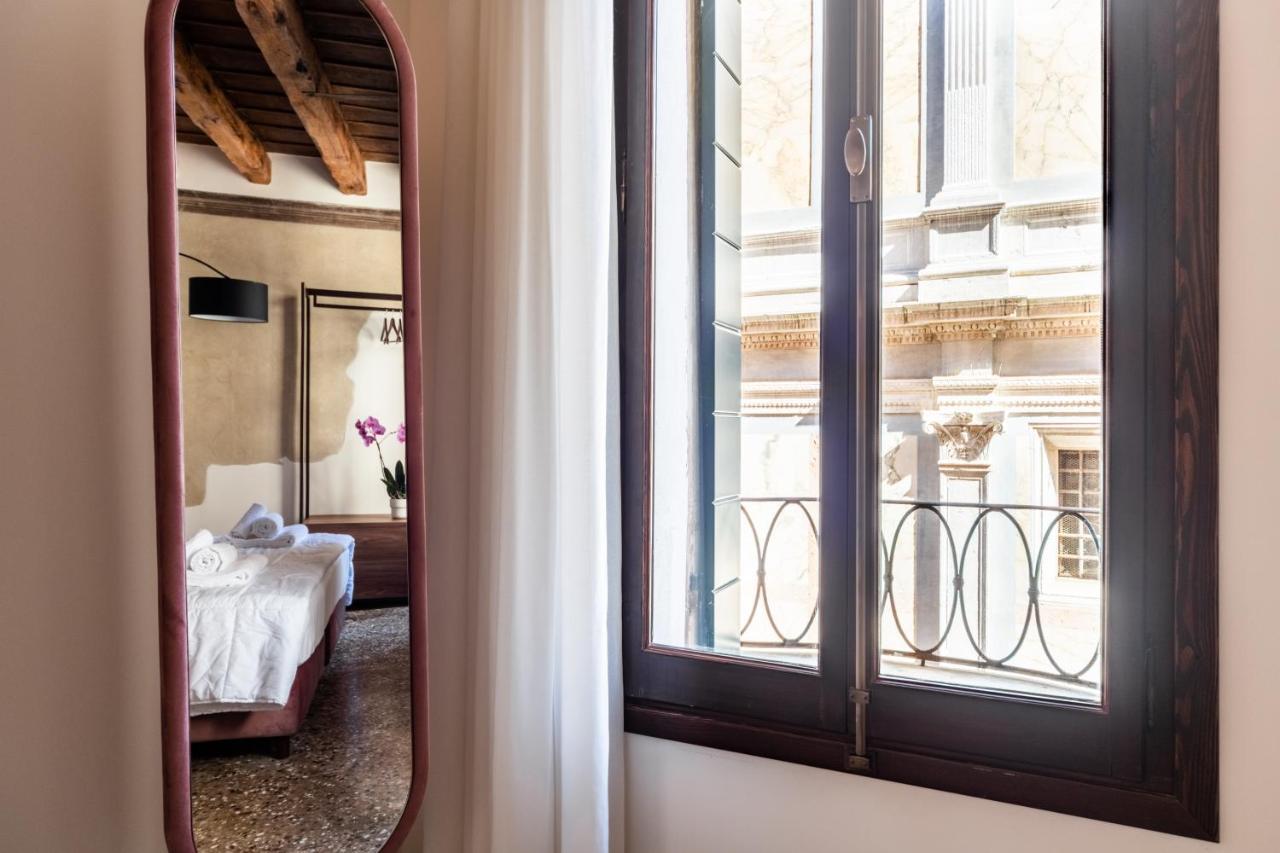 Palazzo Miracoli Apartments Venice Exterior photo